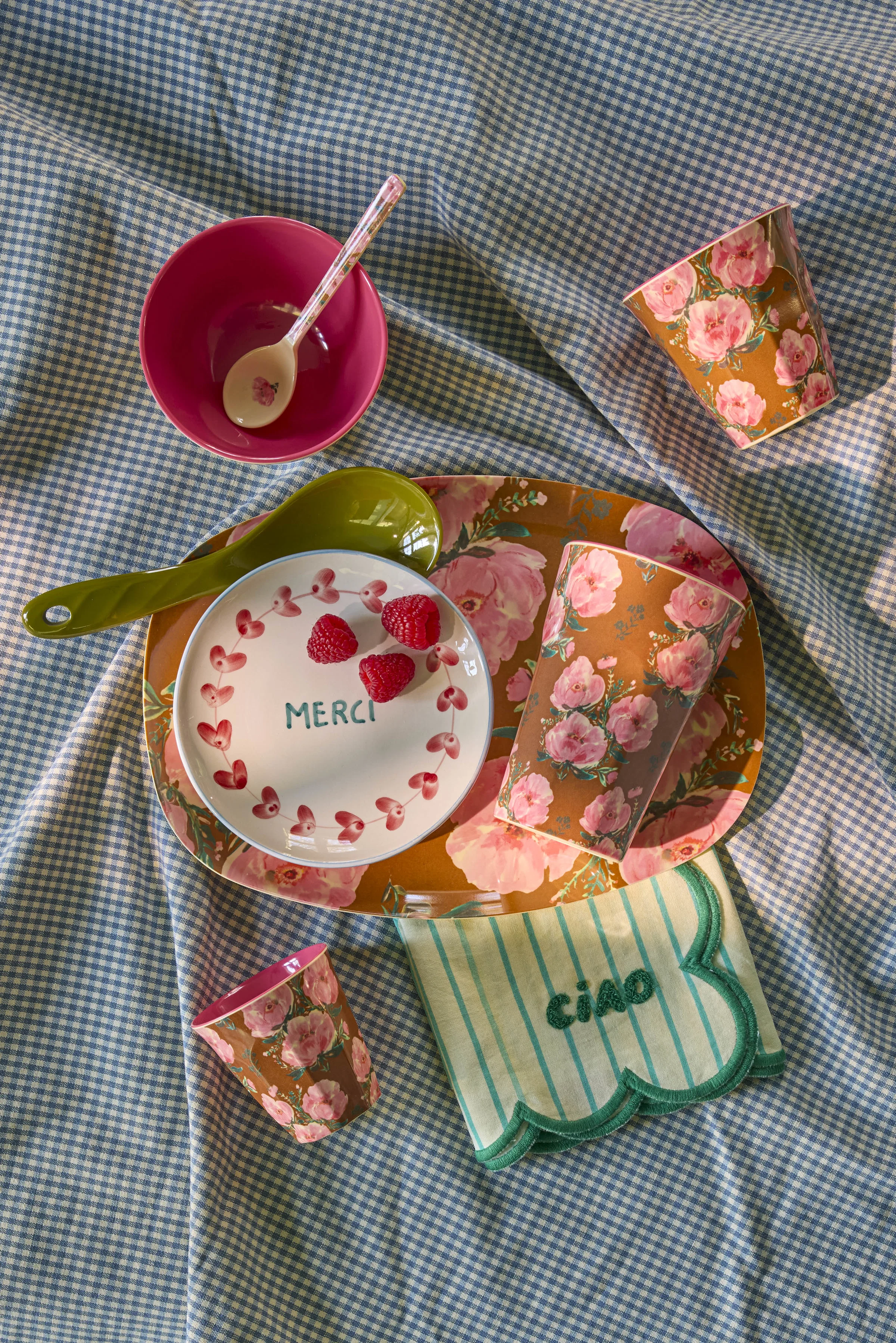 RICE Floral Fiesta Rose – Romantisches Melamingeschirr im Scandi-Look
