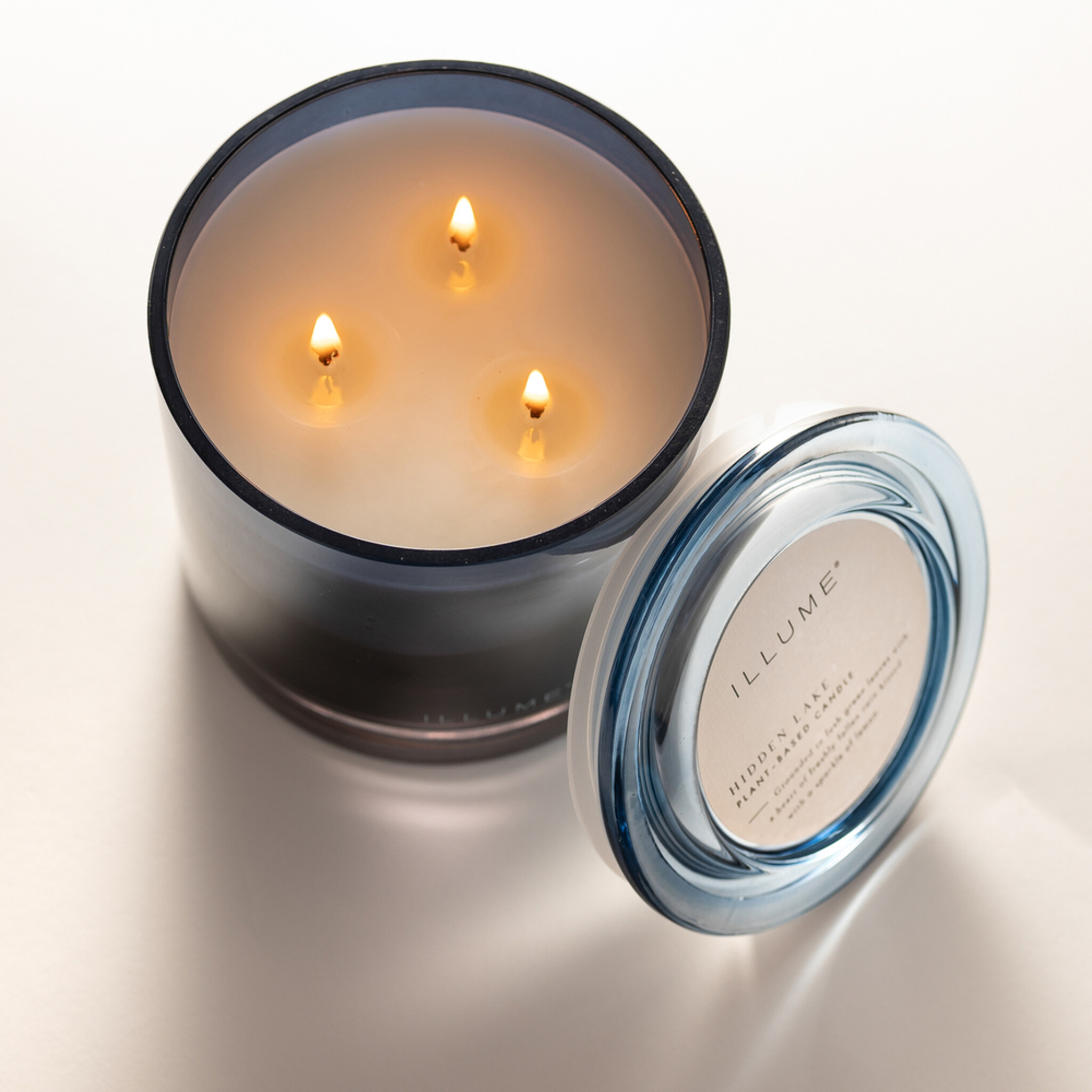 ILLUME Duftkerze XL Statement Glas, blau 