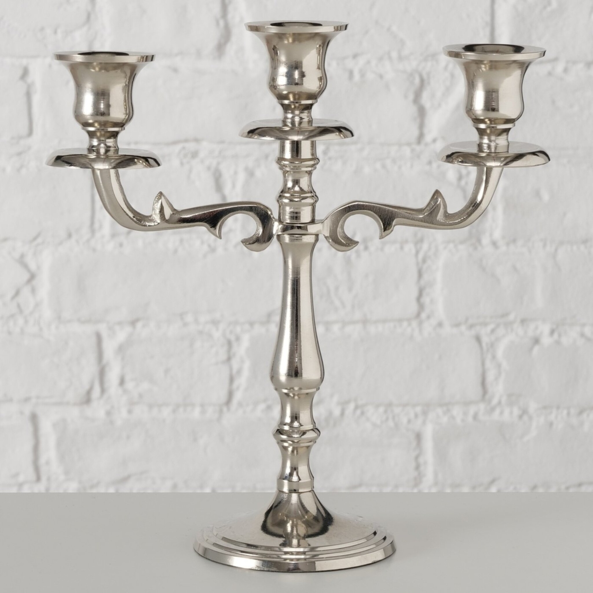 Kerzenleuchter Varas aus Aluminium, silber 