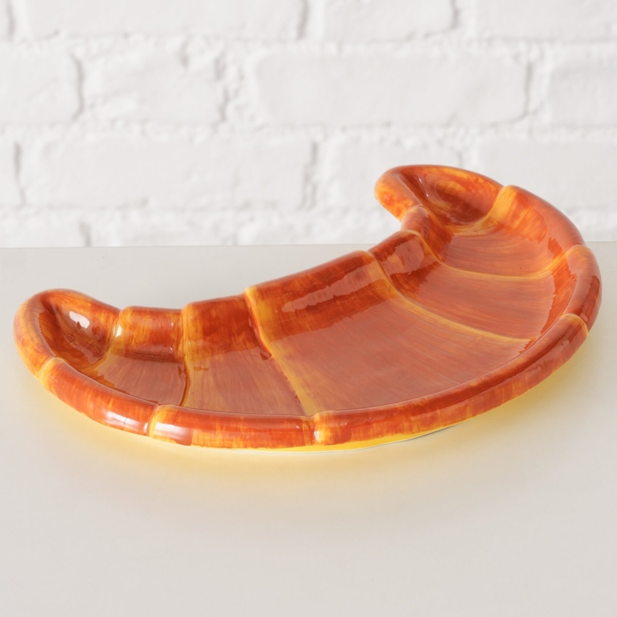Servierplatte Croissant, braun 24,8 x 18 x 3 cm