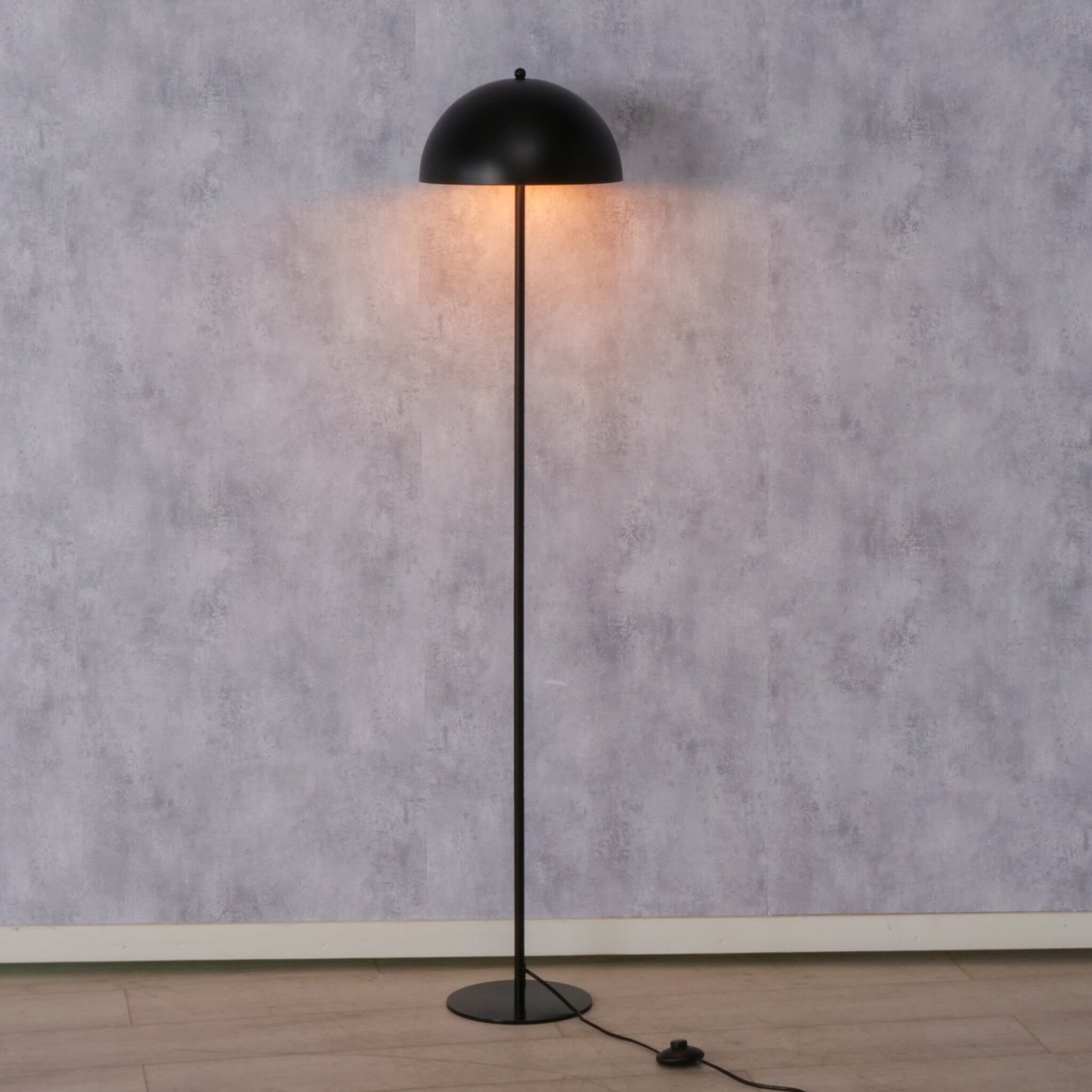 Stehleuchte Petunia, schwarz 