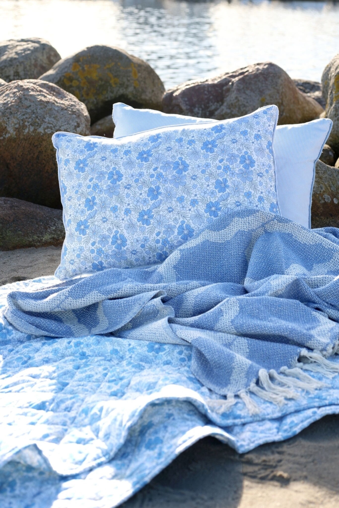 Chic Antique Aix Kissenbezug mit Blumenmuster, sky blue 