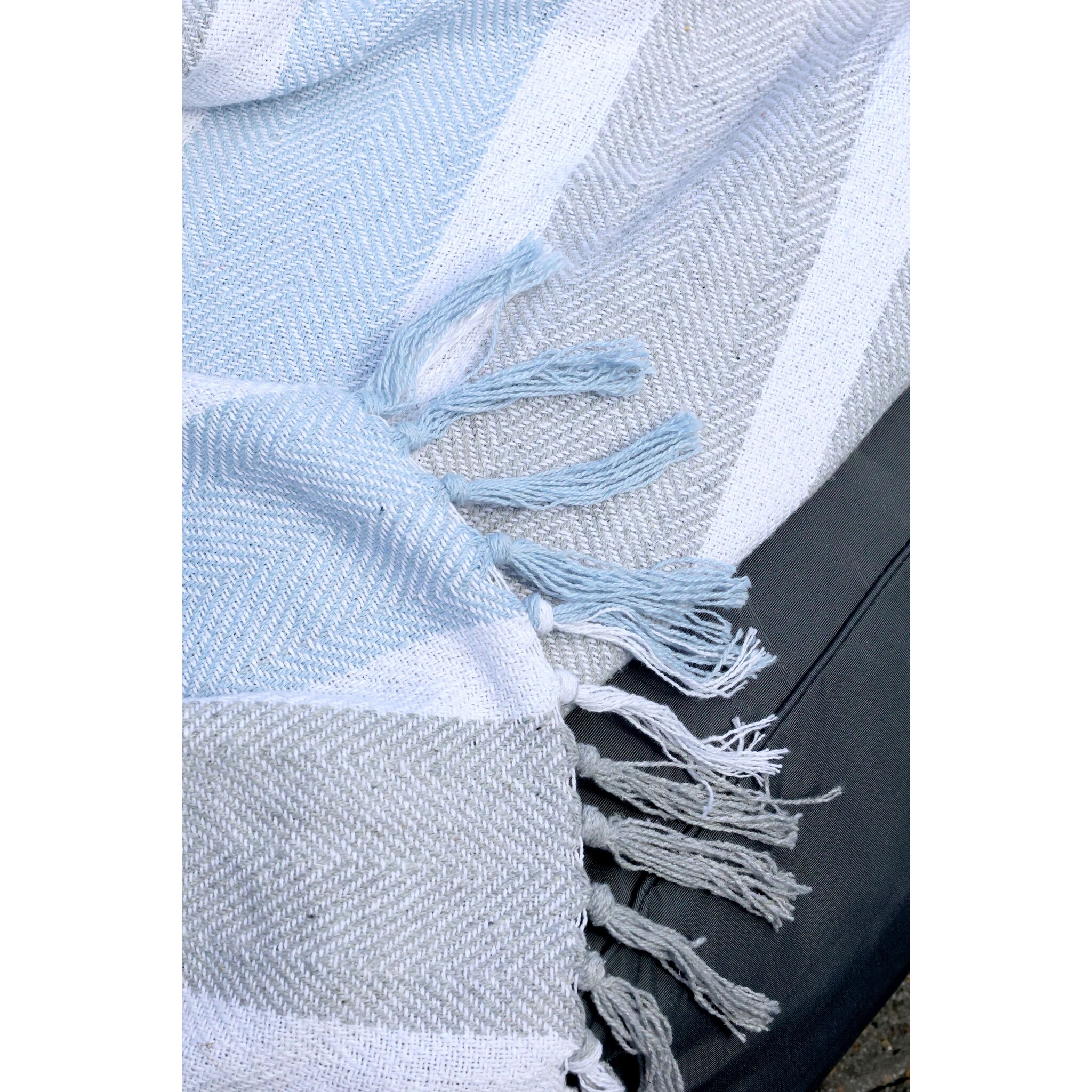 Aix Plaid aus Garnüberschuss, blau 