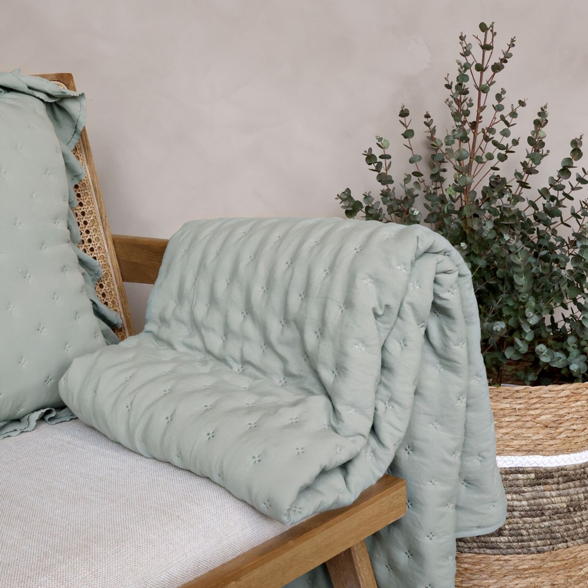 Aix Soft Quilt - Kuscheldecke im Vintage Landhausstil, opal 