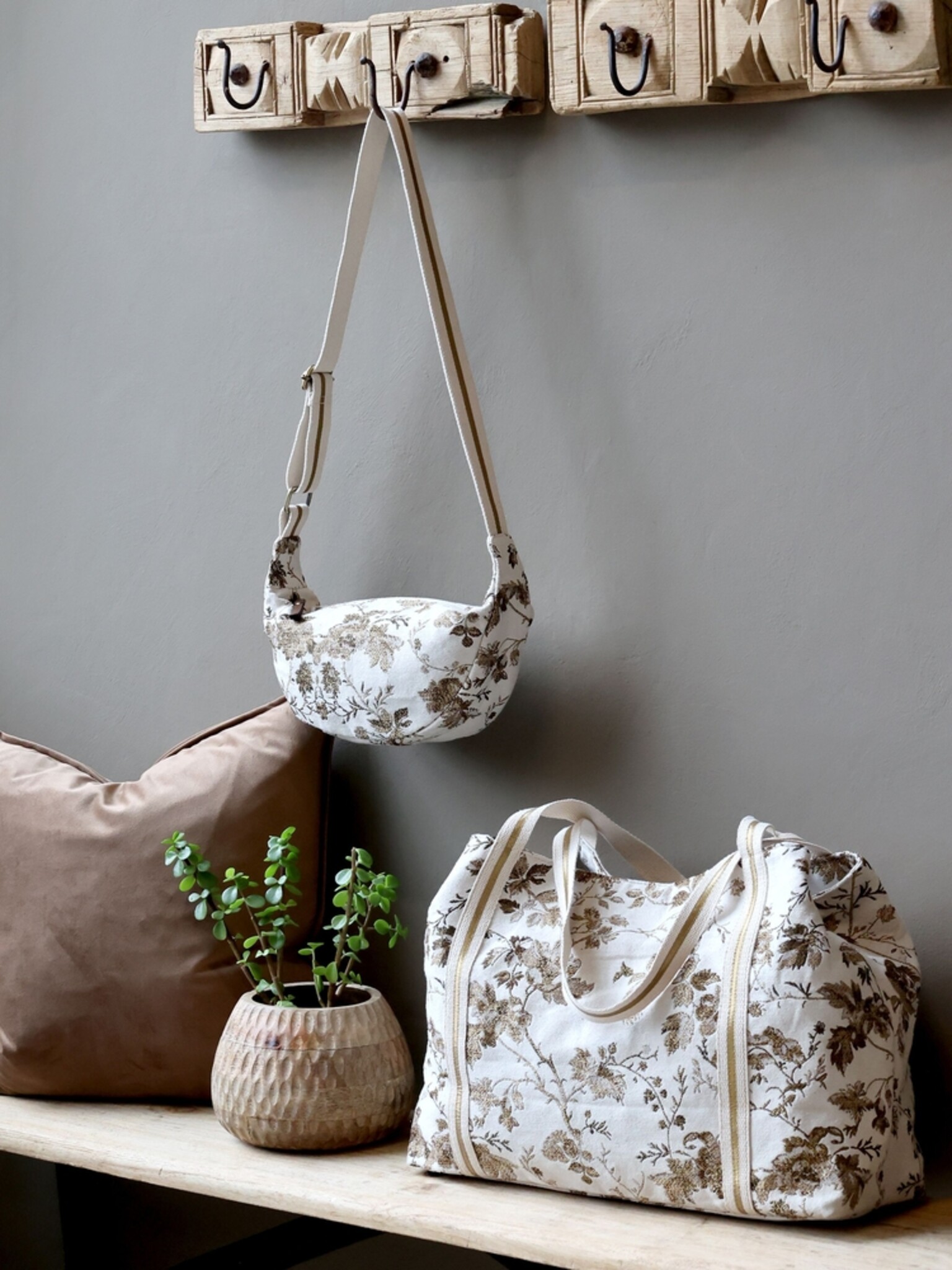 Chic Antique Gürteltasche Anniversary, creme 