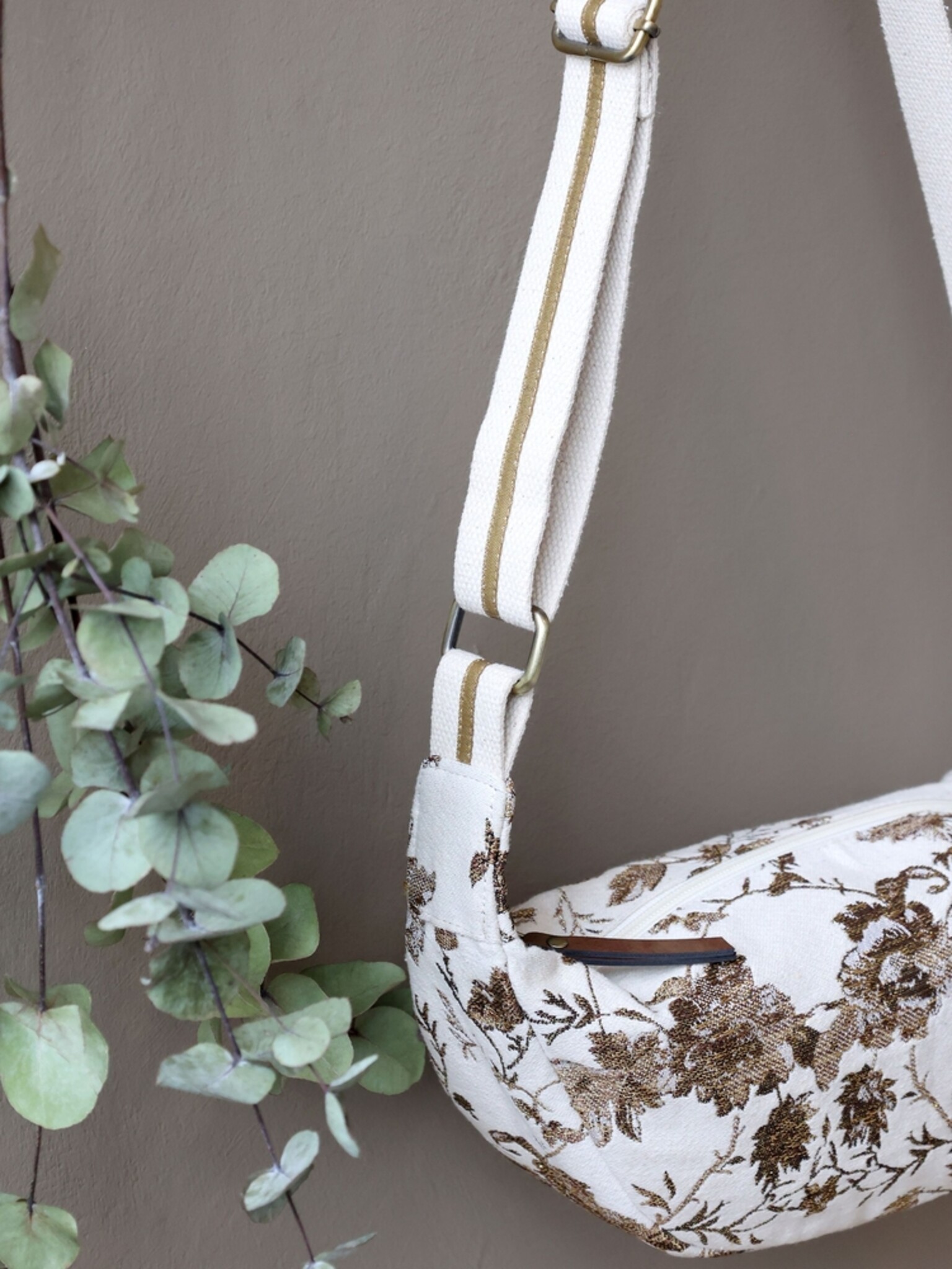 Chic Antique Gürteltasche Anniversary, creme 