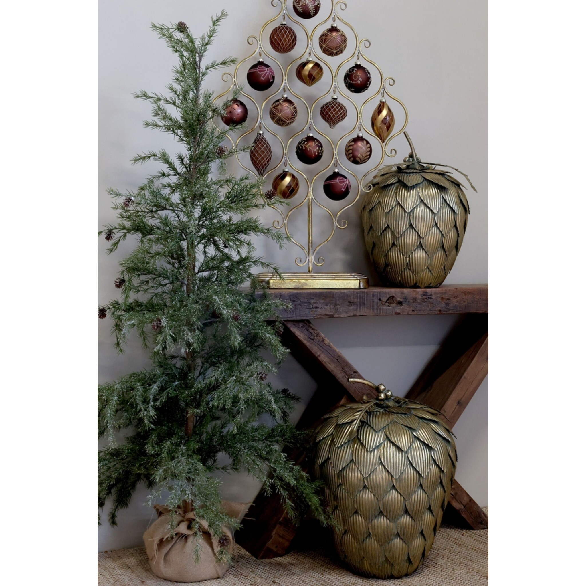 Künstlicher Tannenbaum mit Zapfen & Schnee,  150 cm, Ø 70 cm
