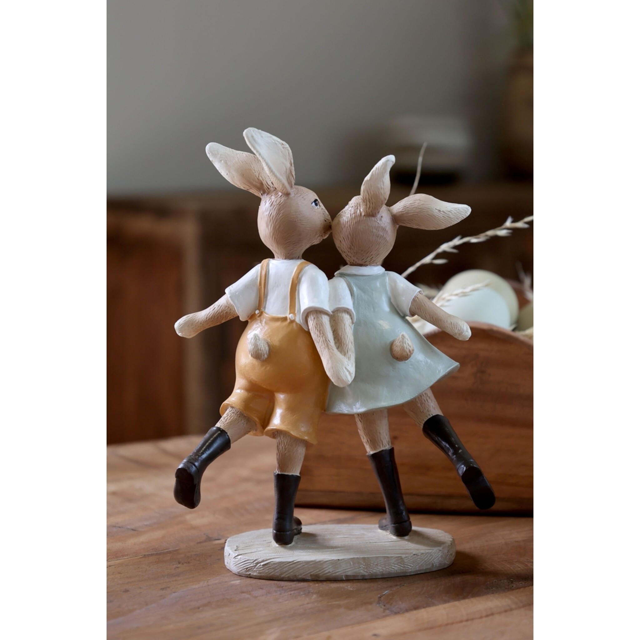 Kaninchenfigur mit Kleid & Hose, braun 