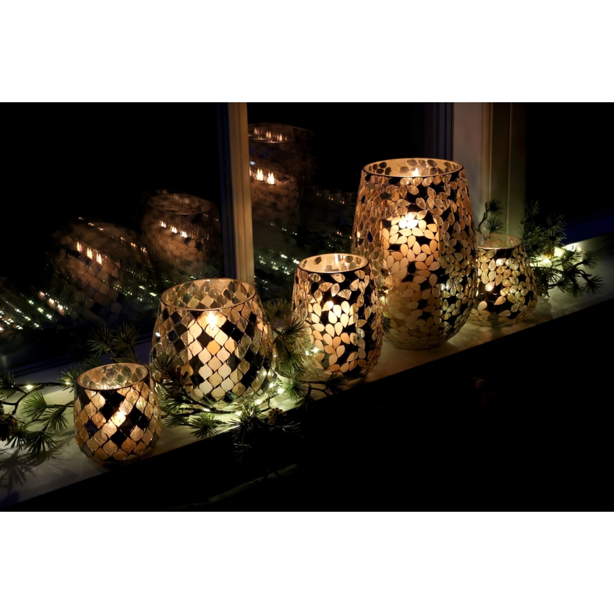 Lichterkette mit künstlicher Tanne und Zapfen, dunkelgrün 