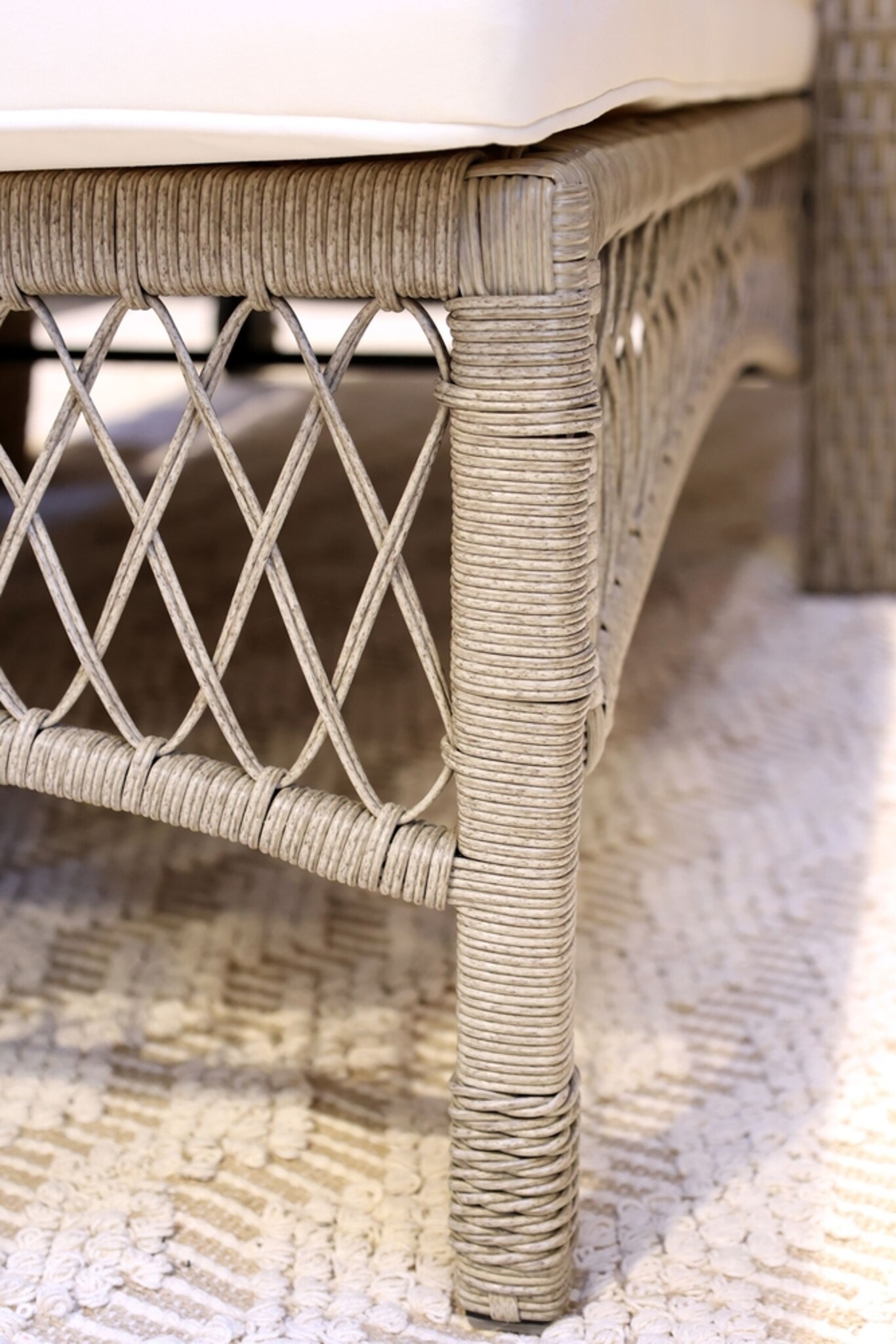 Chic Antique Liegestuhl mit Rädern – Geflochten, Landhausstil, natur 