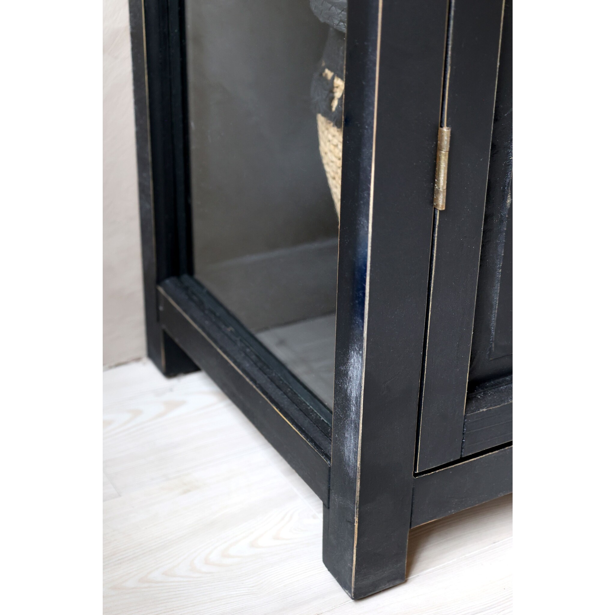Vitrinenschrank mit Glastüren und Regalböden, antique schwarz 