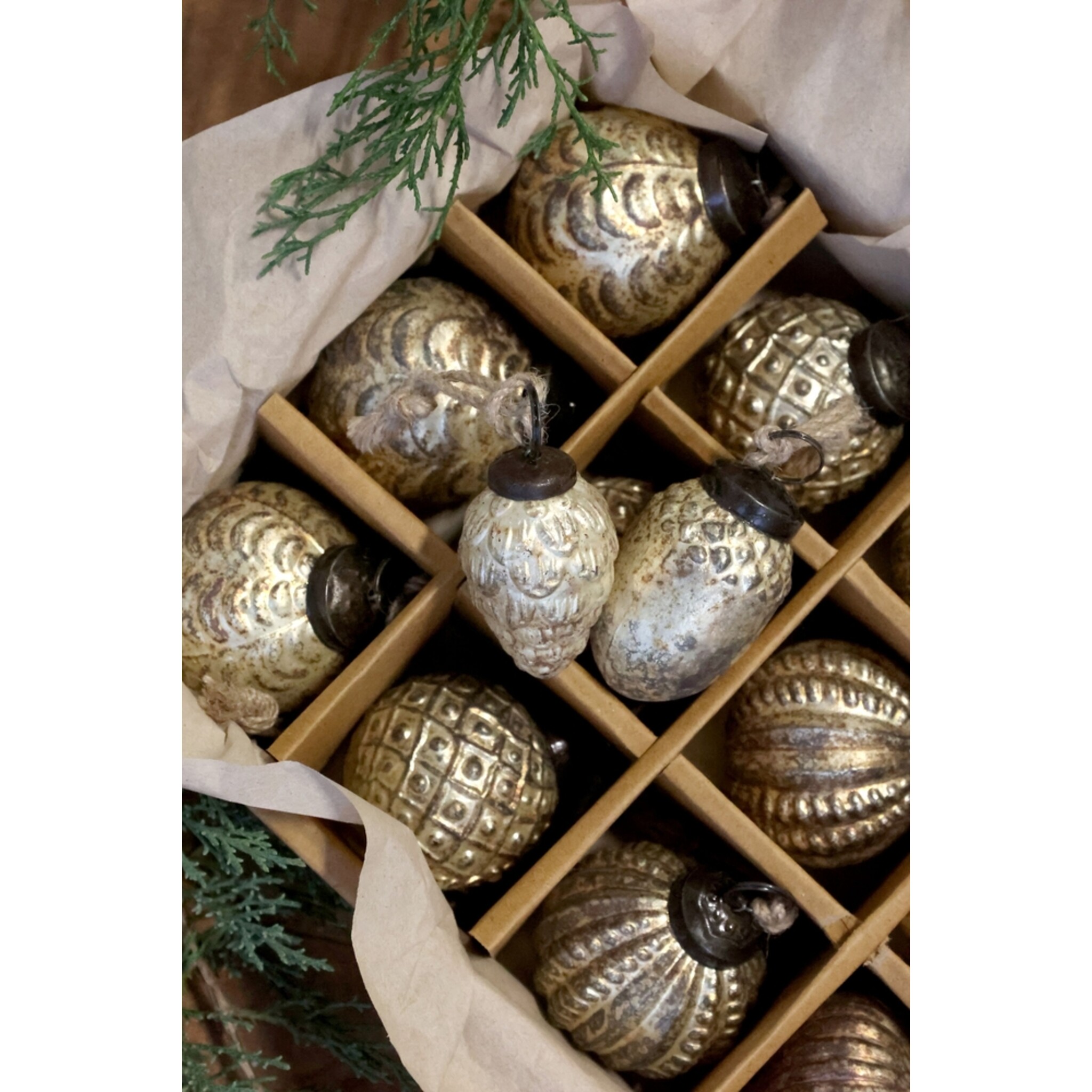 Weihnachtskugeln in einer Schachtel 12er Set,  