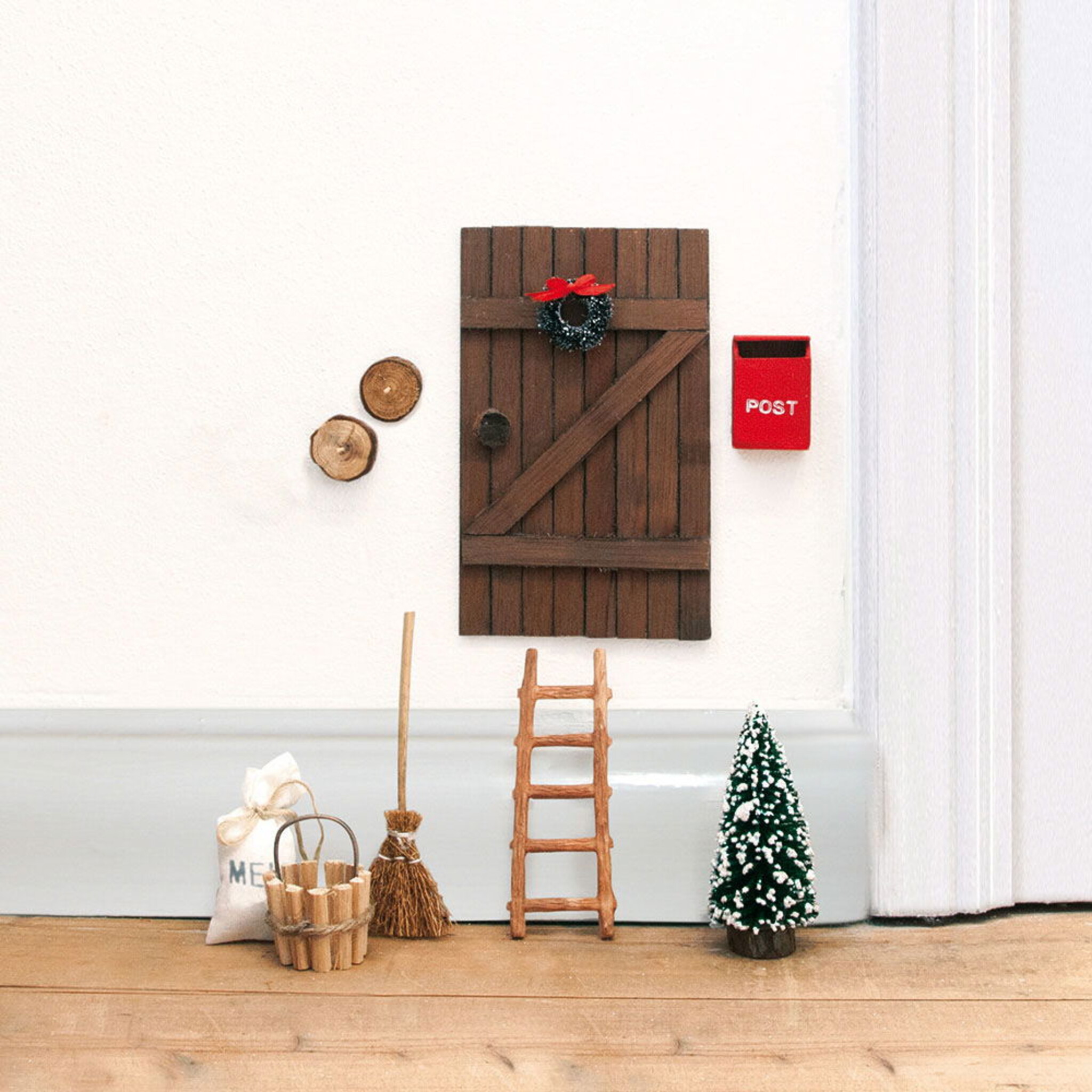 Wichteltür-Set aus Holz, 9-teilig mit Zubehör, natur 