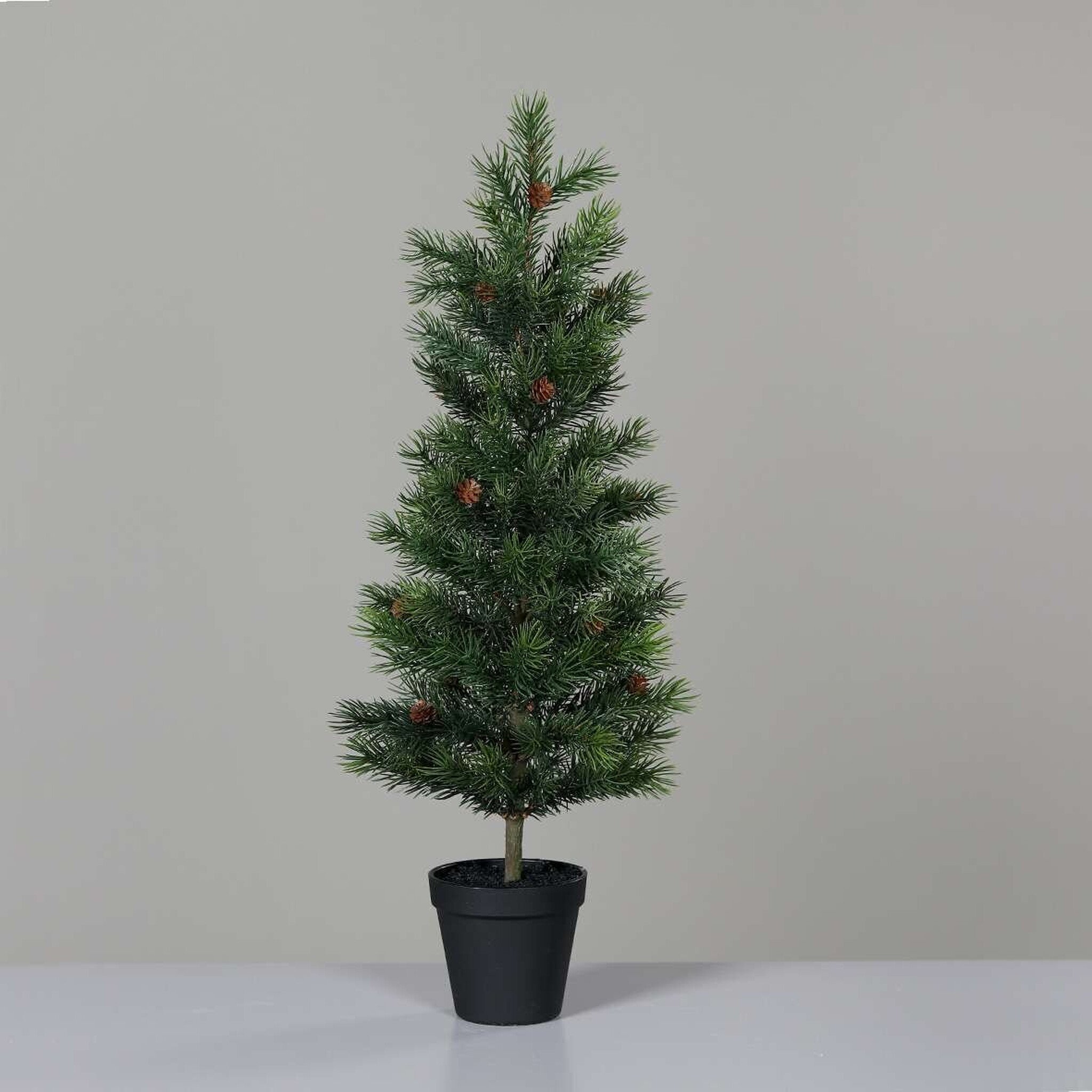 Künstlicher Tannenbaum mit Zapfen im schwarzen Kunststofftopf, grün 63 cm