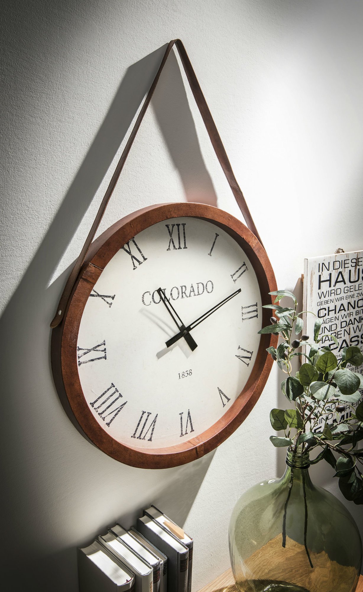 Wanduhr Timeless mit Lederrahmen, braun 