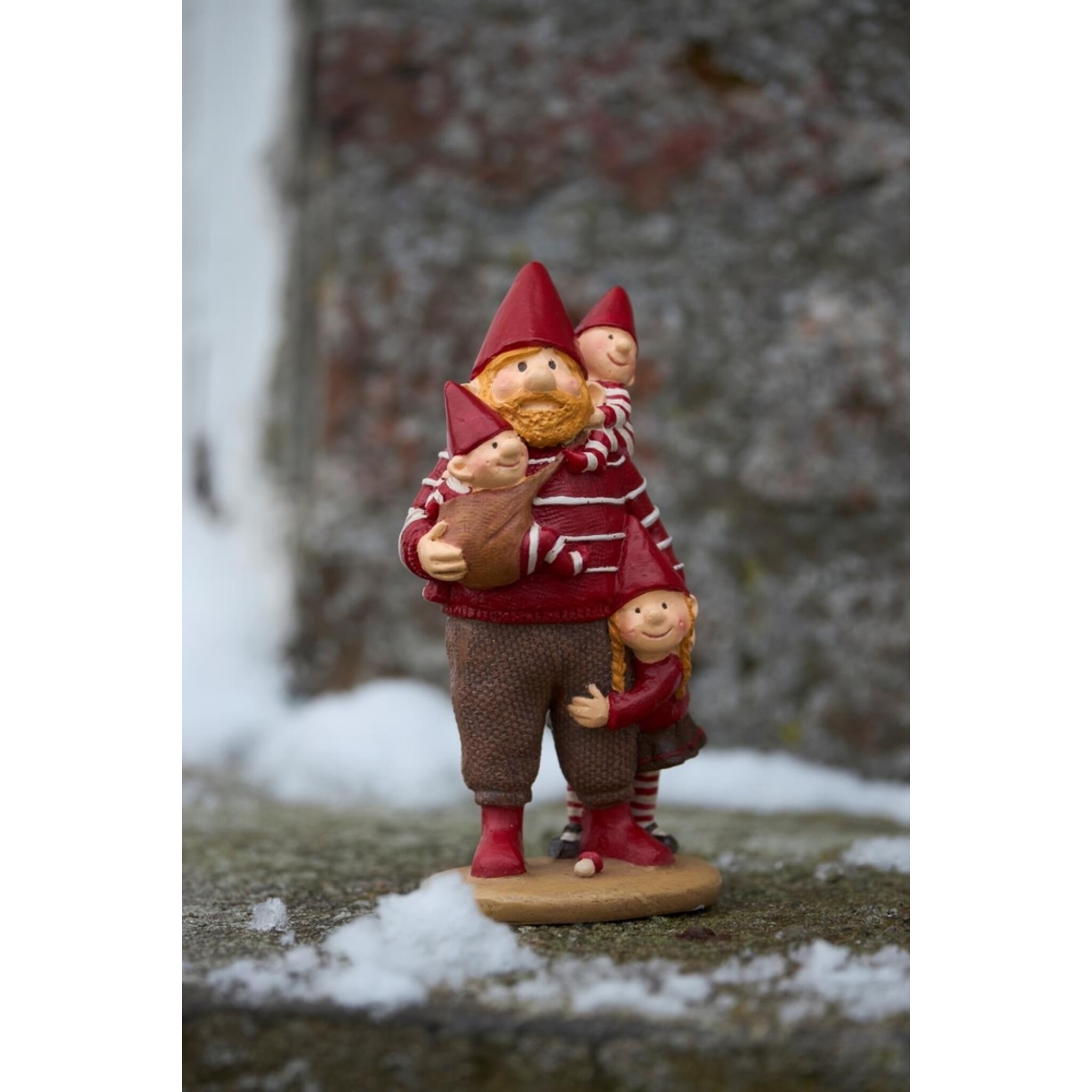 Ribenisserne Wichtel-Figur Alfred mit Kindern, rot 