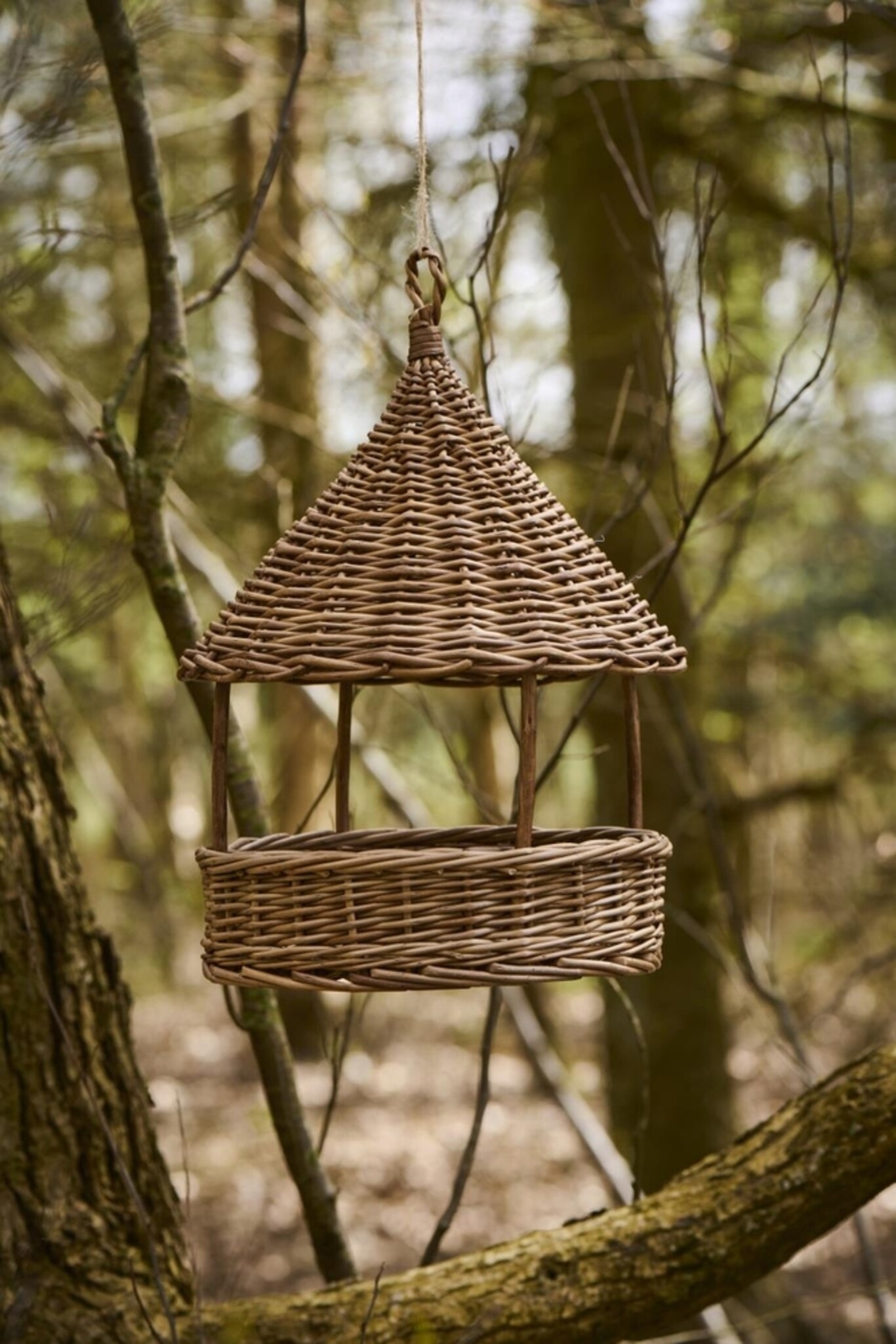 Vogelfutterhaus aus Weide zum Hängen, natur 
