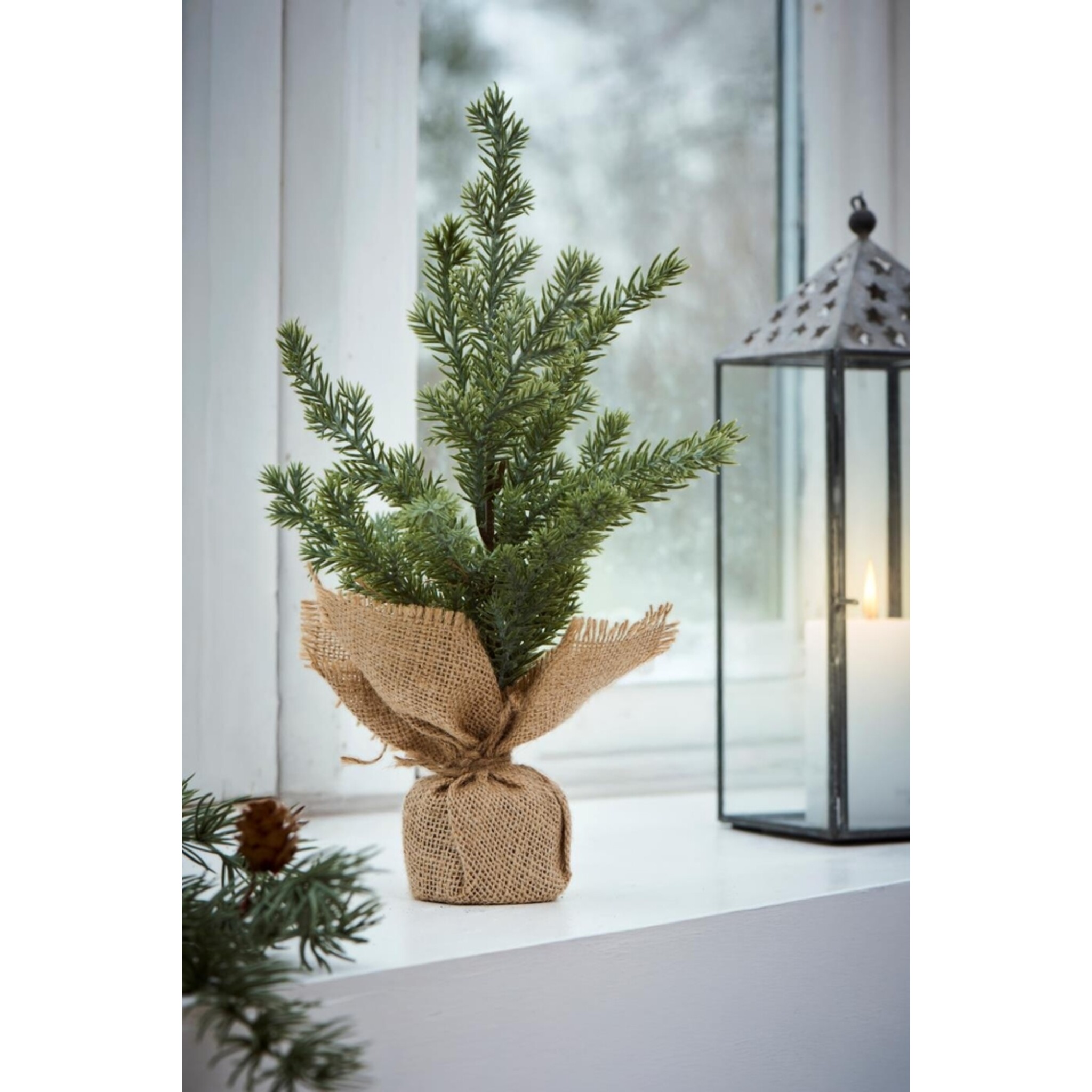 Kleiner Künstlicher Zedernbaum im Jutetopf, grün 
