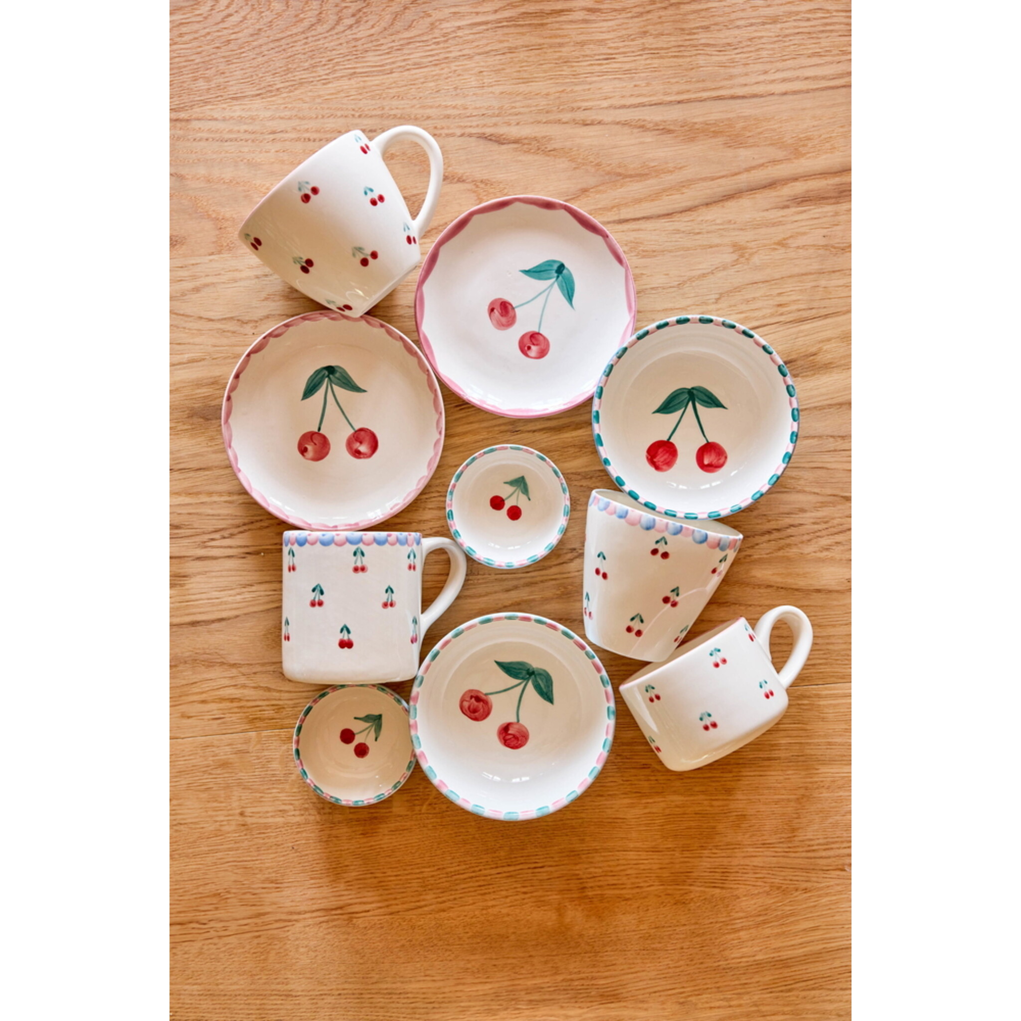 RICE Keramik Jumbo Tasse mit handgemalten Kirschen, weiss 