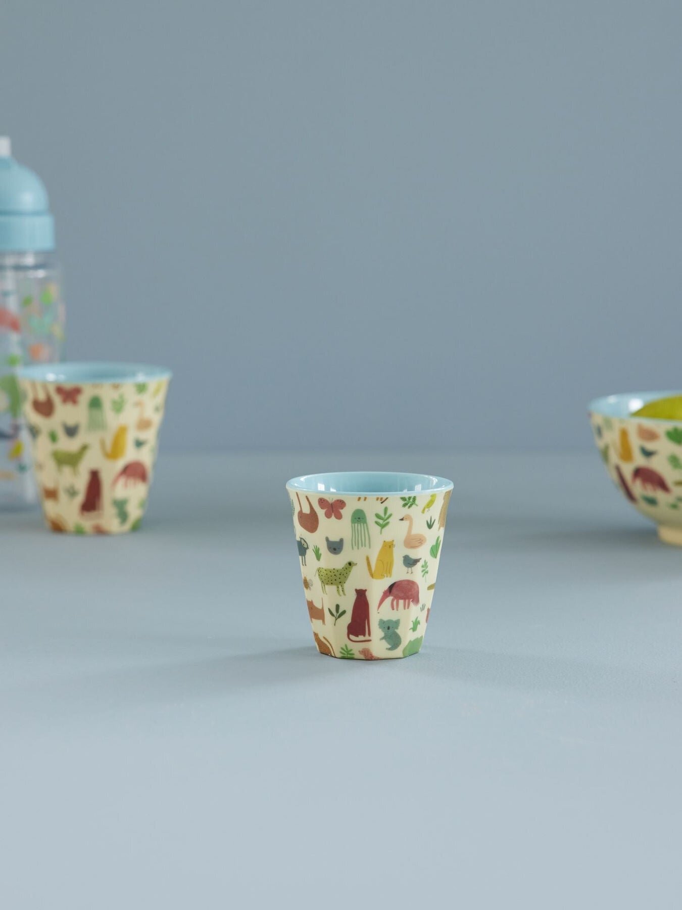 Melamin Kinderbecher Sweet Jungle Print, dusty blue 