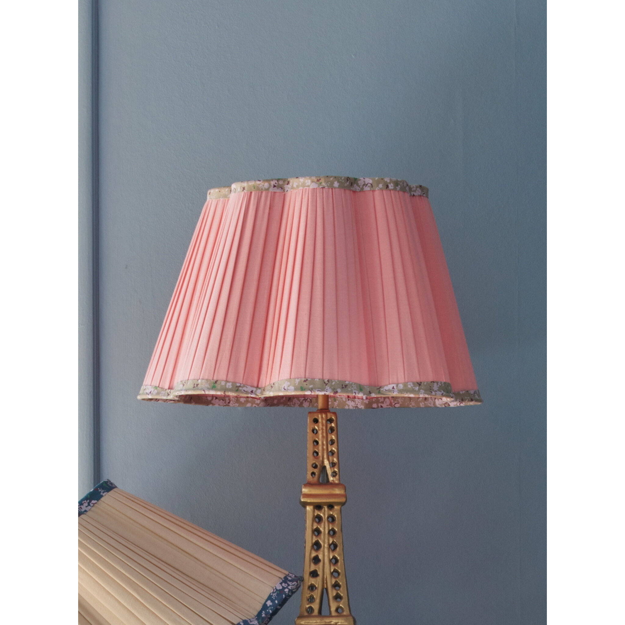 Lampenschirm aus Baumwolle mit Blumenborte, rosa H25 Ø40 cm