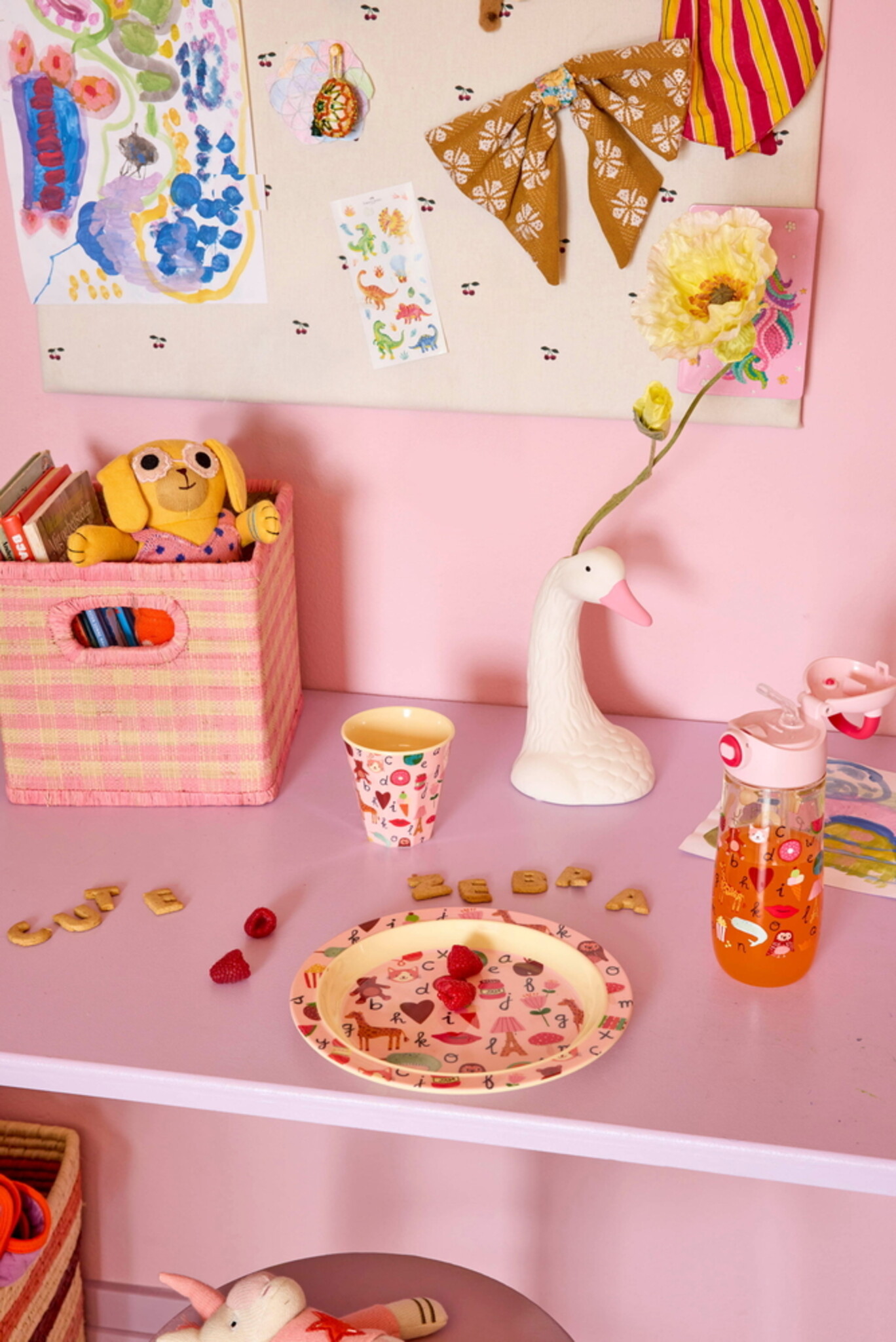 RICE Melamin Kinderteller - Bunter ABC Print, pink 