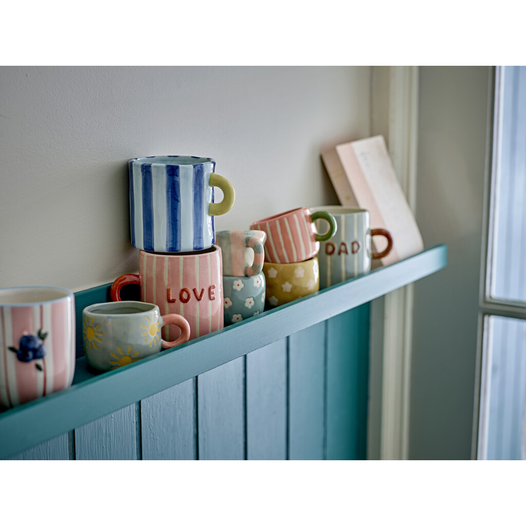Bloomingville Cherish Becher DAD aus Steingut, Blau – Handbemalt online kaufen bei SKANDEKO (Ansicht 2)