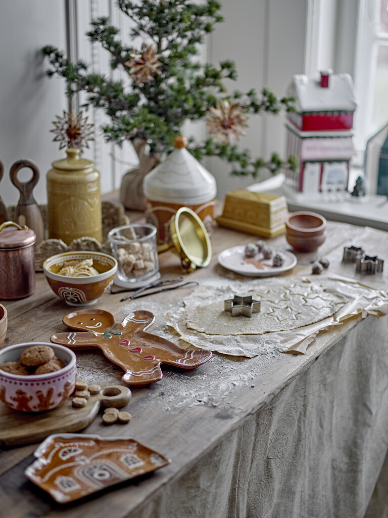Bloomingville Steingut-Servierplatte Gina Braun, Weihnachten online kaufen bei SKANDEKO (Ansicht 2)