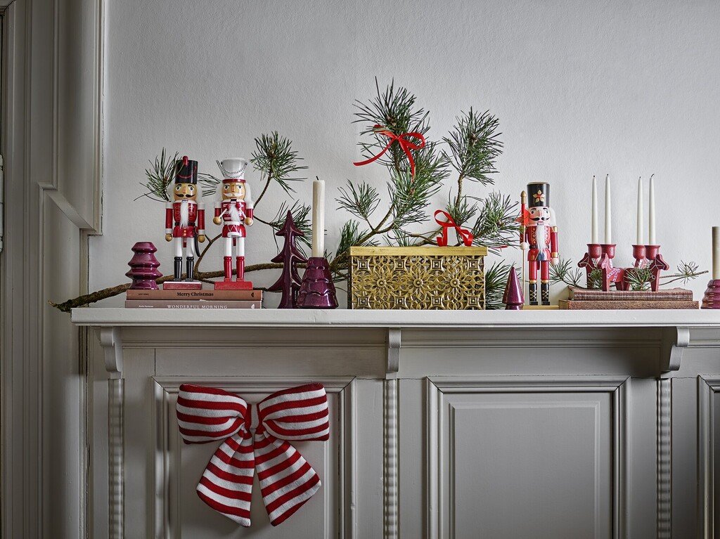 Bloomingville Siffer Adventskerzenständer Rot mit Pferdefiguren online kaufen bei SKANDEKO (Ansicht 2)