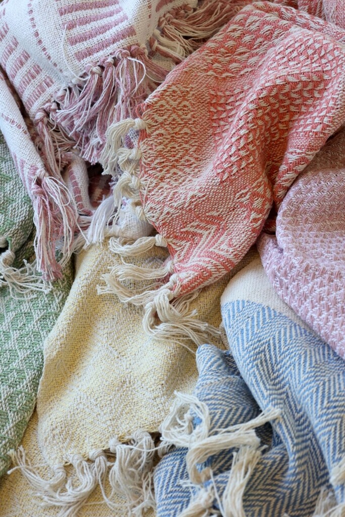 Chic Antique Aix Plaid Decke aus Baumwoll-Garnüberschuss Coral Blush online kaufen bei SKANDEKO (Ansicht 2)
