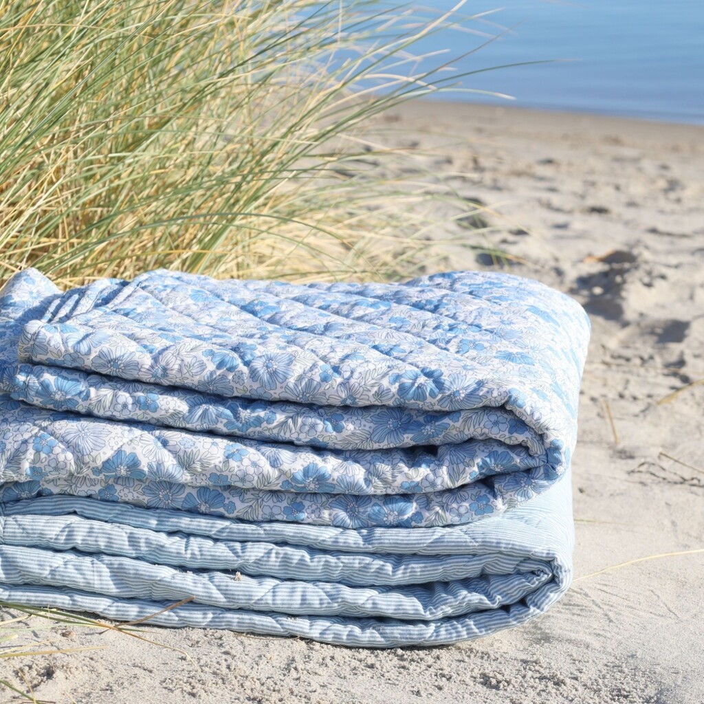 Chic Antique Aix Quilt mit Blumenmuster, blau online kaufen bei SKANDEKO (Ansicht 2)