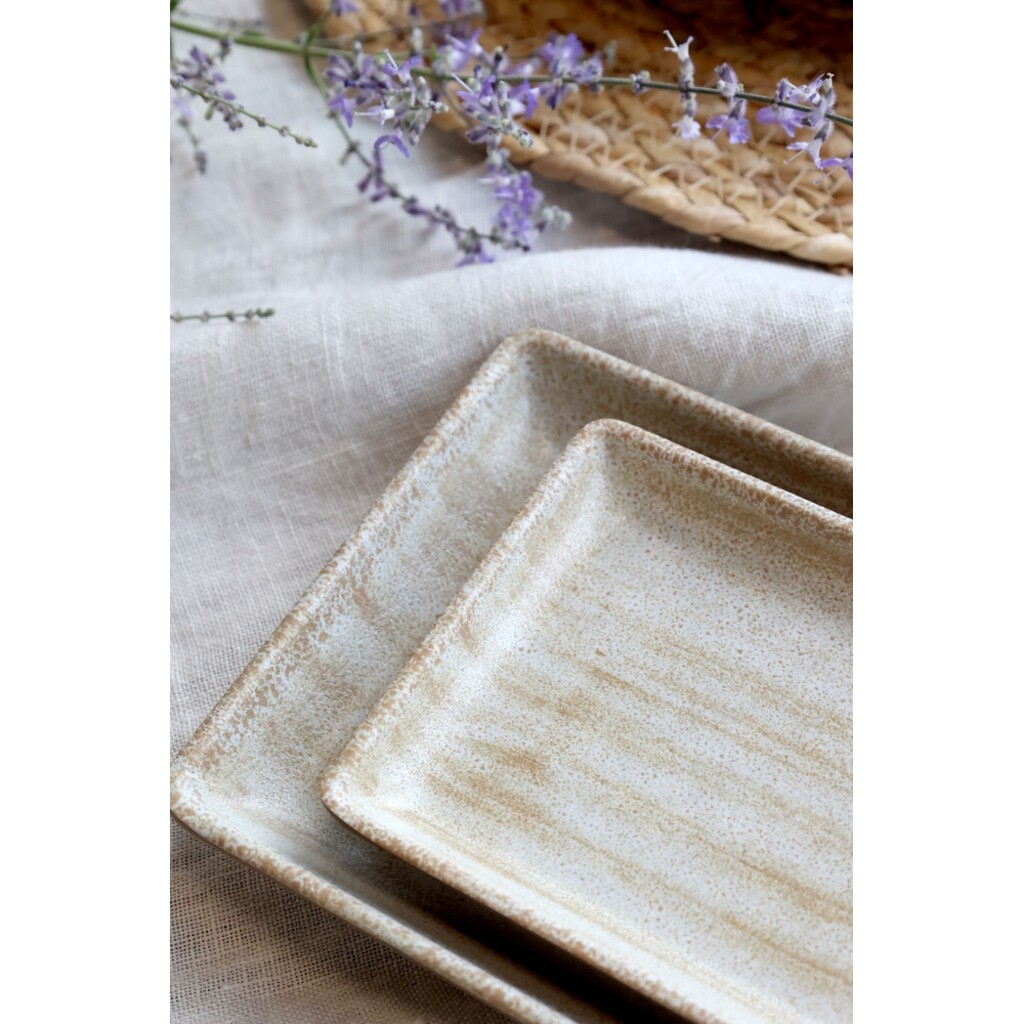 Cassis Tablett aus Melamin in Latte