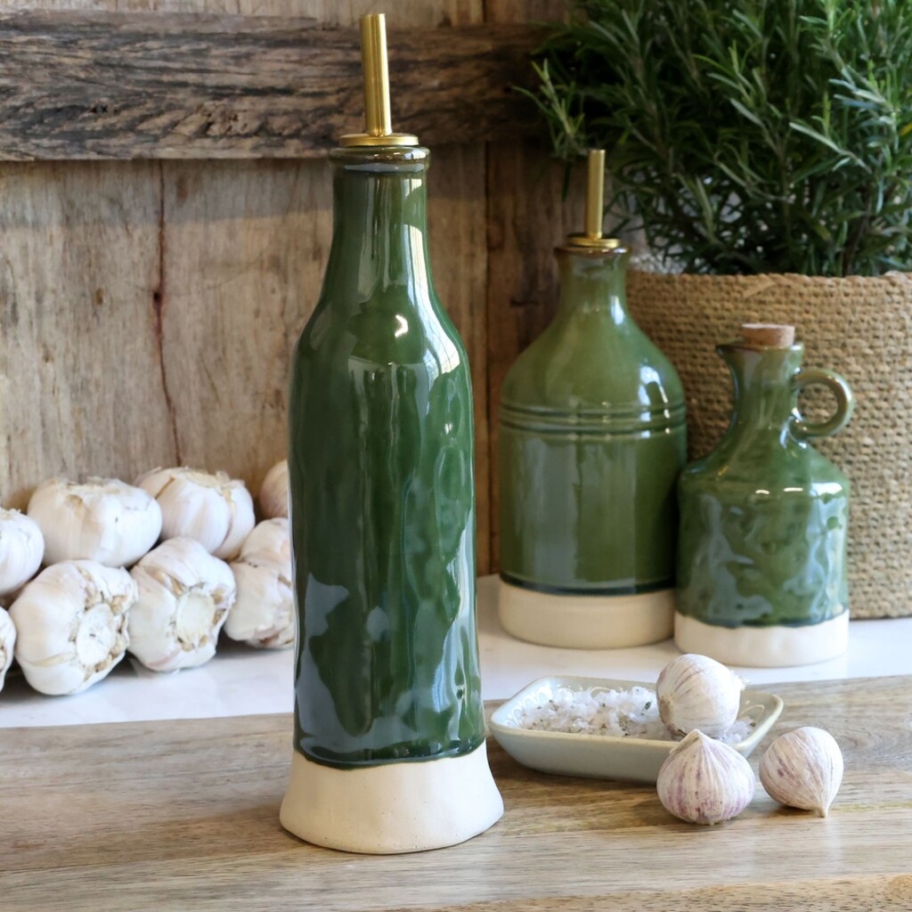 Steingut-Flasche mit Weinausgießer