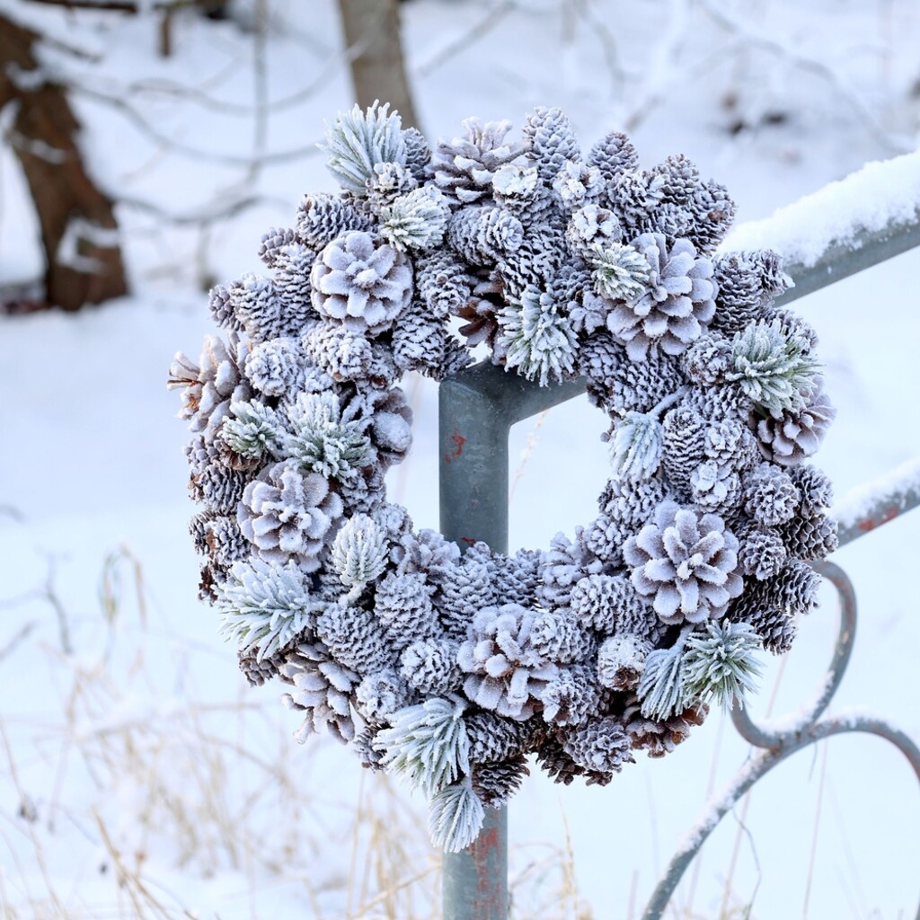 Chic Antique Künstlicher Tannen Kranz mit Zapfen und Schnee Ø 33 cm online kaufen bei SKANDEKO (Ansicht 2)