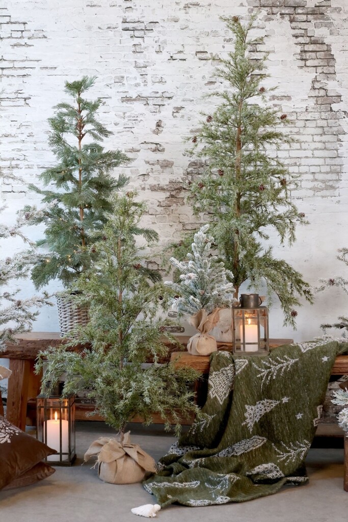 Chic Antique Künstlicher Tannenbaum mit Zapfen &amp; Schnee online kaufen bei SKANDEKO (Ansicht 2)