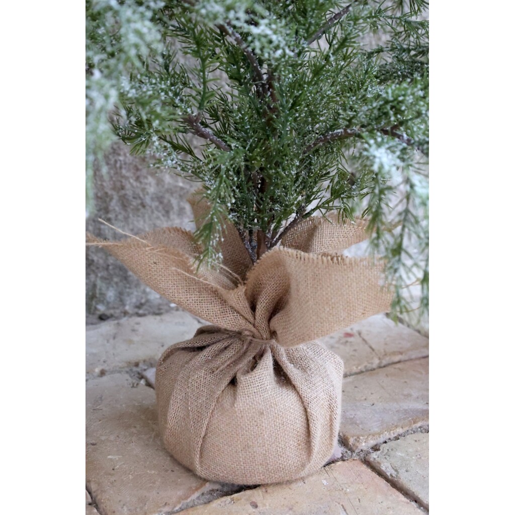 Künstlicher Tannenbaum mit Zapfen & Schnee