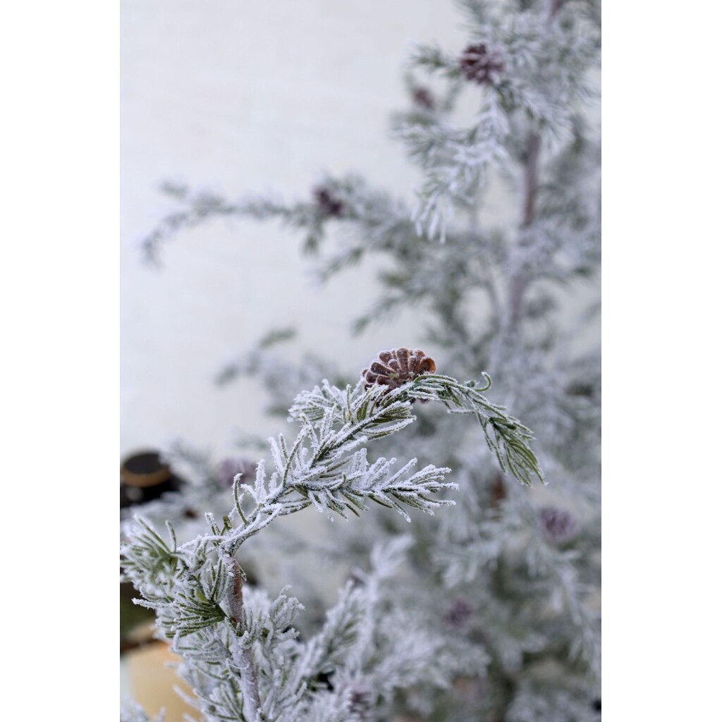 Künstlicher Tannenbaum Fleur mit Zapfen & Schnee