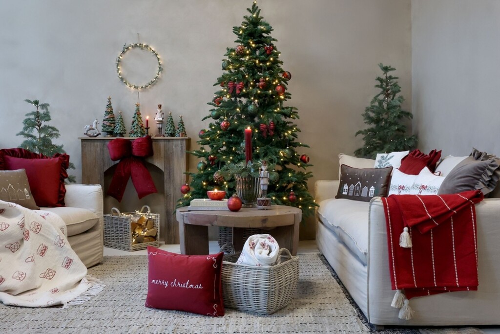 Chic Antique Künstlicher Weihnachtsbaum mit 400 LEDs 210 cm online kaufen bei SKANDEKO (Ansicht 2)