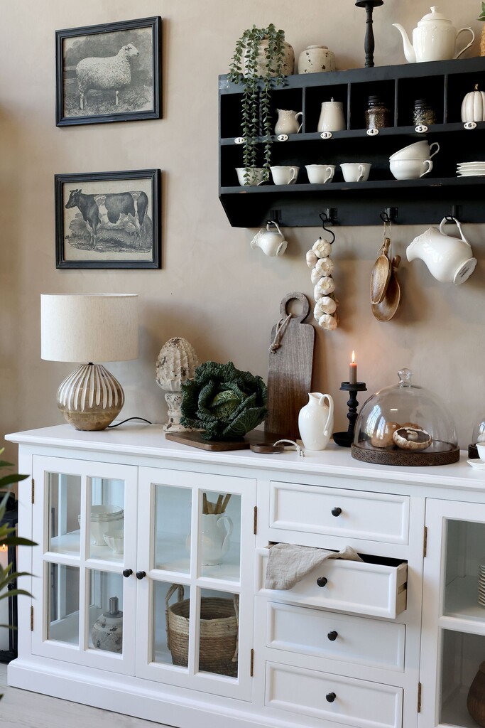 Chic Antique Landhaus Vitrinenschrank Marseille mit 4 Türen und 4 Schubladen online kaufen bei SKANDEKO (Ansicht 2)