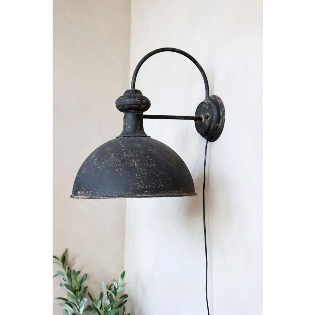 Rustikale Wandlampe antik schwarz