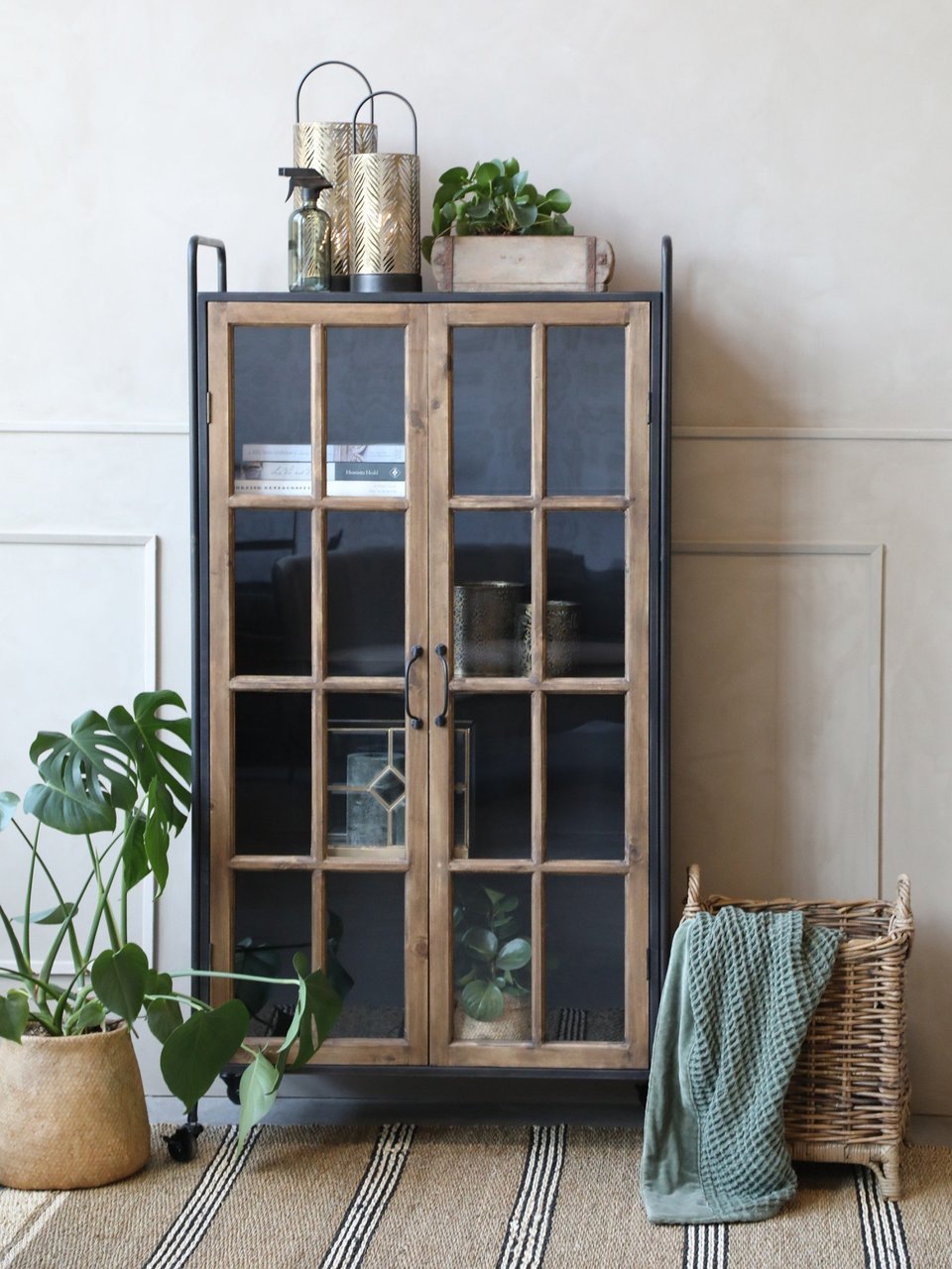 Chic Antique Schrank auf Rädern online kaufen bei SKANDEKO (Ansicht 2)