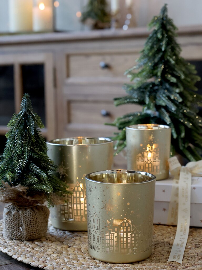 Chic Antique Weihnachtlicher Goldener Teelichthalter mit Muster online kaufen bei SKANDEKO (Ansicht 2)