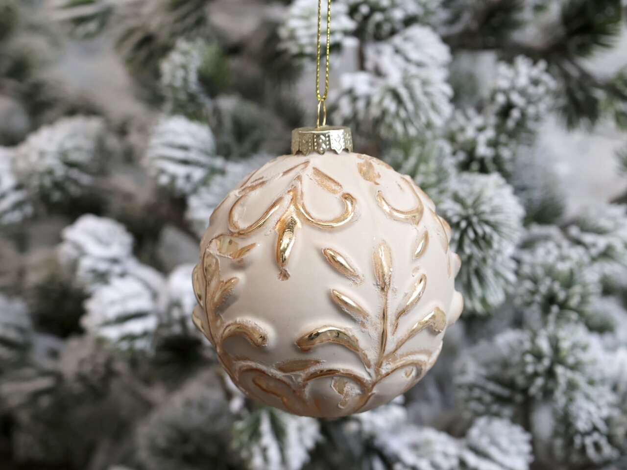 Chic Antique Weihnachtskugel mit Goldmuster Vrilles online kaufen bei SKANDEKO (Ansicht 2)