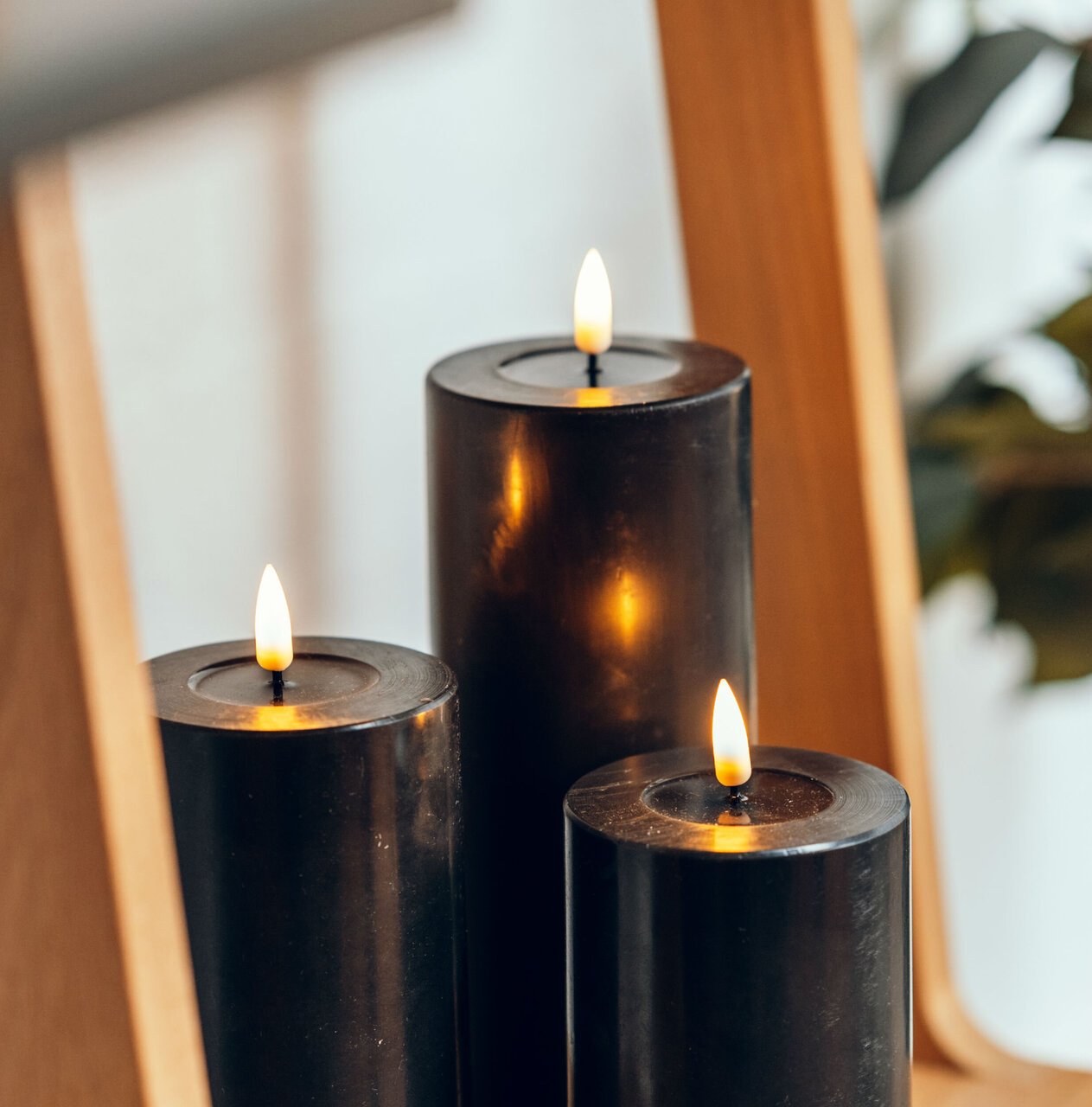 LED Stumpenkerze Real Flame schwarz