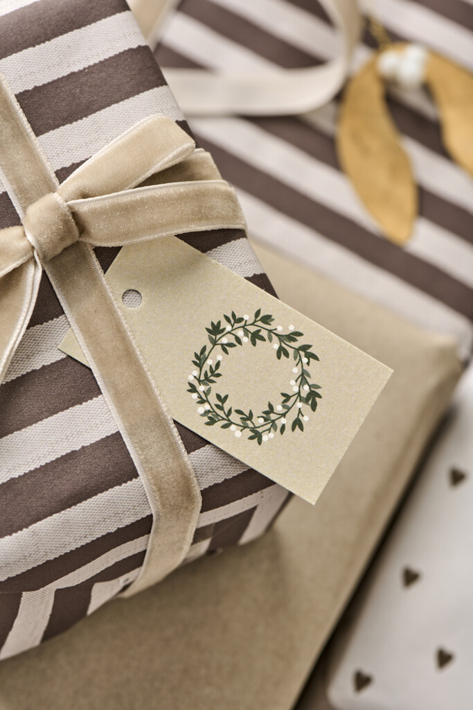 IB Laursen Geschenkpapier Papierrolle mit Streifen Textil-Look online kaufen bei SKANDEKO (Ansicht 2)