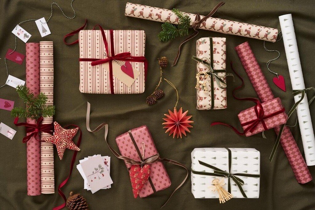IB Laursen Geschenkpapier Harlekin mit Herzen Rot / Desert Rose online kaufen bei SKANDEKO (Ansicht 2)