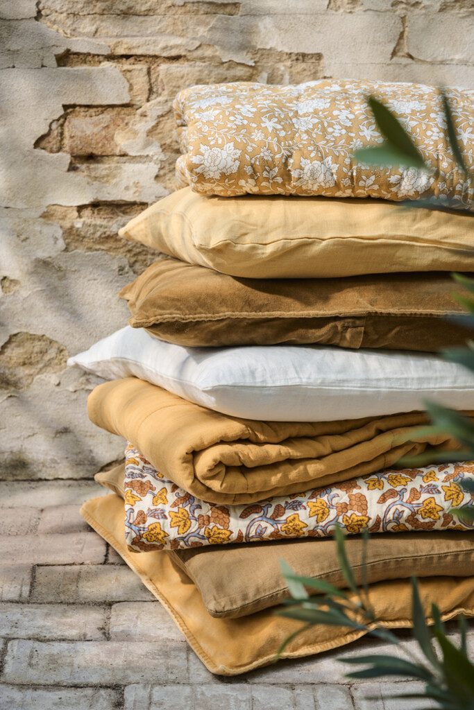 IB Laursen Quilt mit gelben und orangefarbenen Weinreben online kaufen bei SKANDEKO (Ansicht 2)
