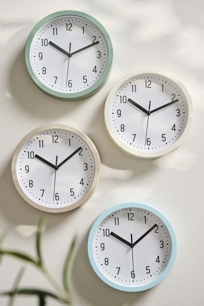 IB Laursen Wanduhr Classic in verschiedenen Farben online kaufen bei SKANDEKO (Ansicht 2)