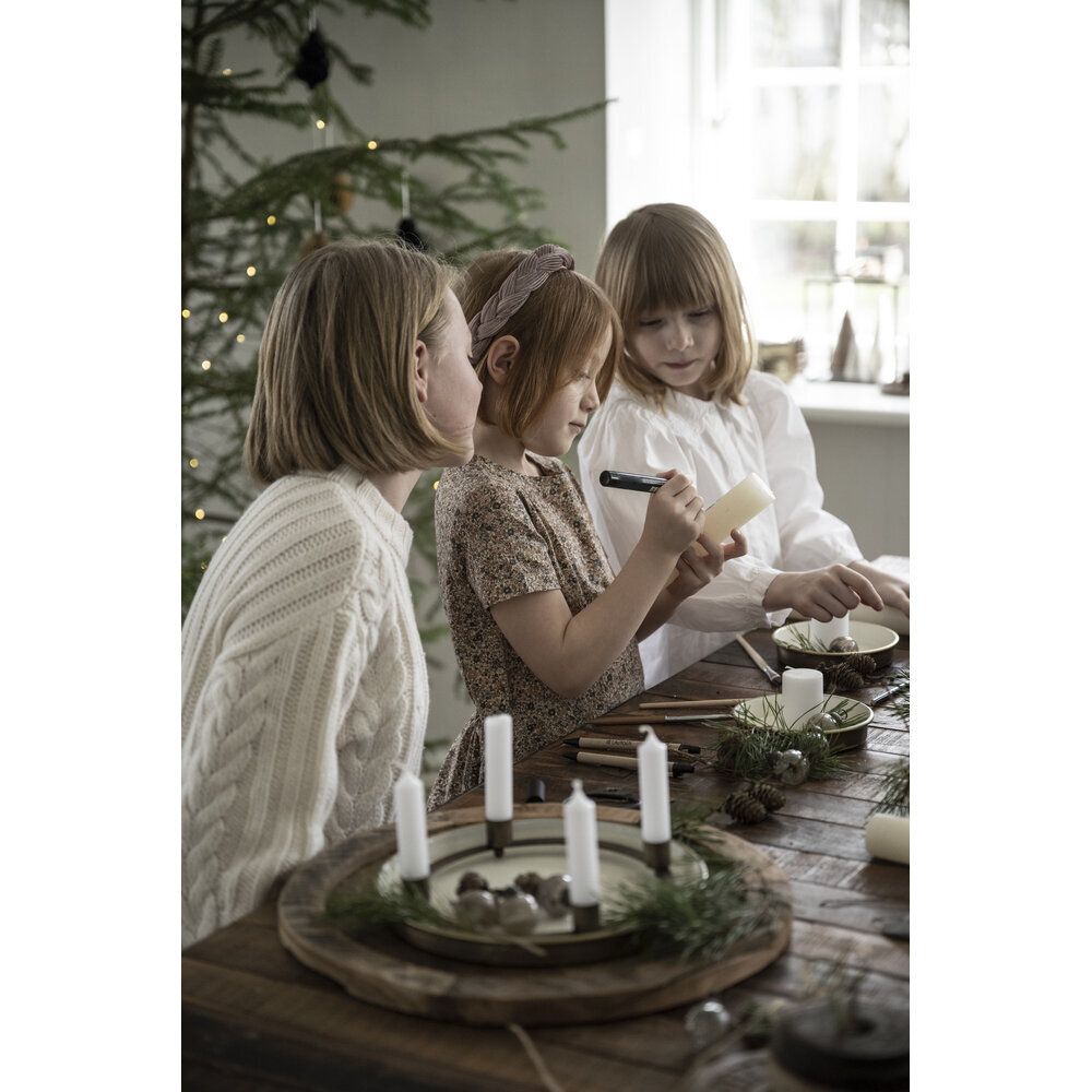 IB Laursen Weihnachtskerze mit geprägten Zahlen 1-24 online kaufen bei SKANDEKO (Ansicht 2)