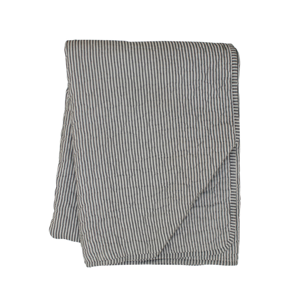 Krasilnikoff Quilt mit dünnen Streifen, Schwarz/Weiß online kaufen bei SKANDEKO